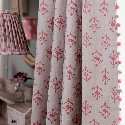 Hand-printed Indian Red Moonflower Linen – 335