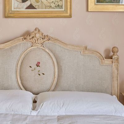 Ex-Display Upholstered Linen & Rosebud Gustavian Bed – King Size