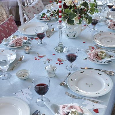 Duck Egg Robin & Rosehip Christmas Tablecloth – Medium